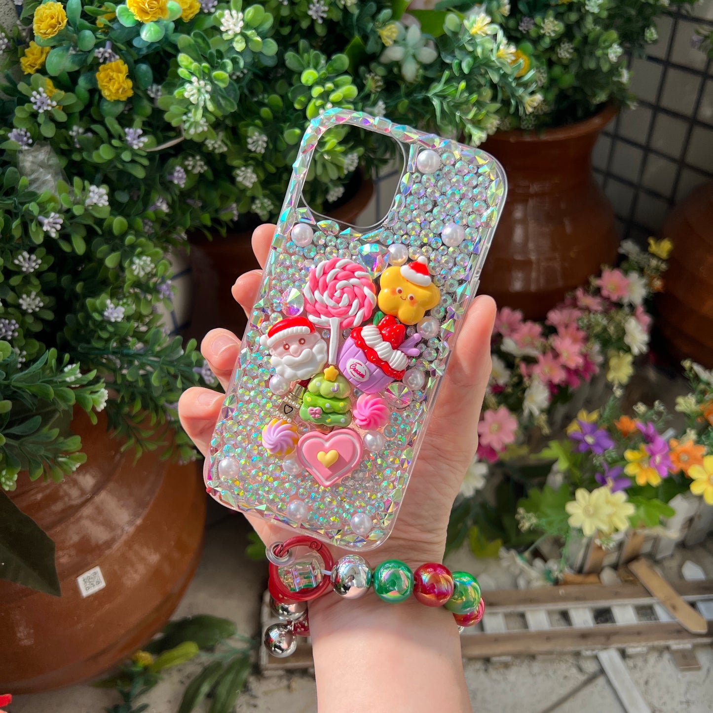 Cute Christmas phone case with chain